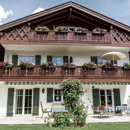 Gaestehaus Quirin การ์มิช-พาร์เทนเคียร์เชน ภายนอก รูปภาพ